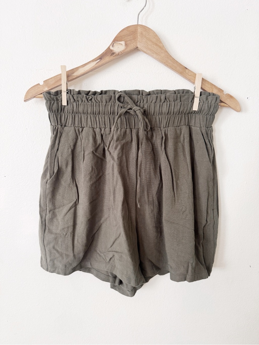 High-Waist Smocked Olive Green Women's Shorts small